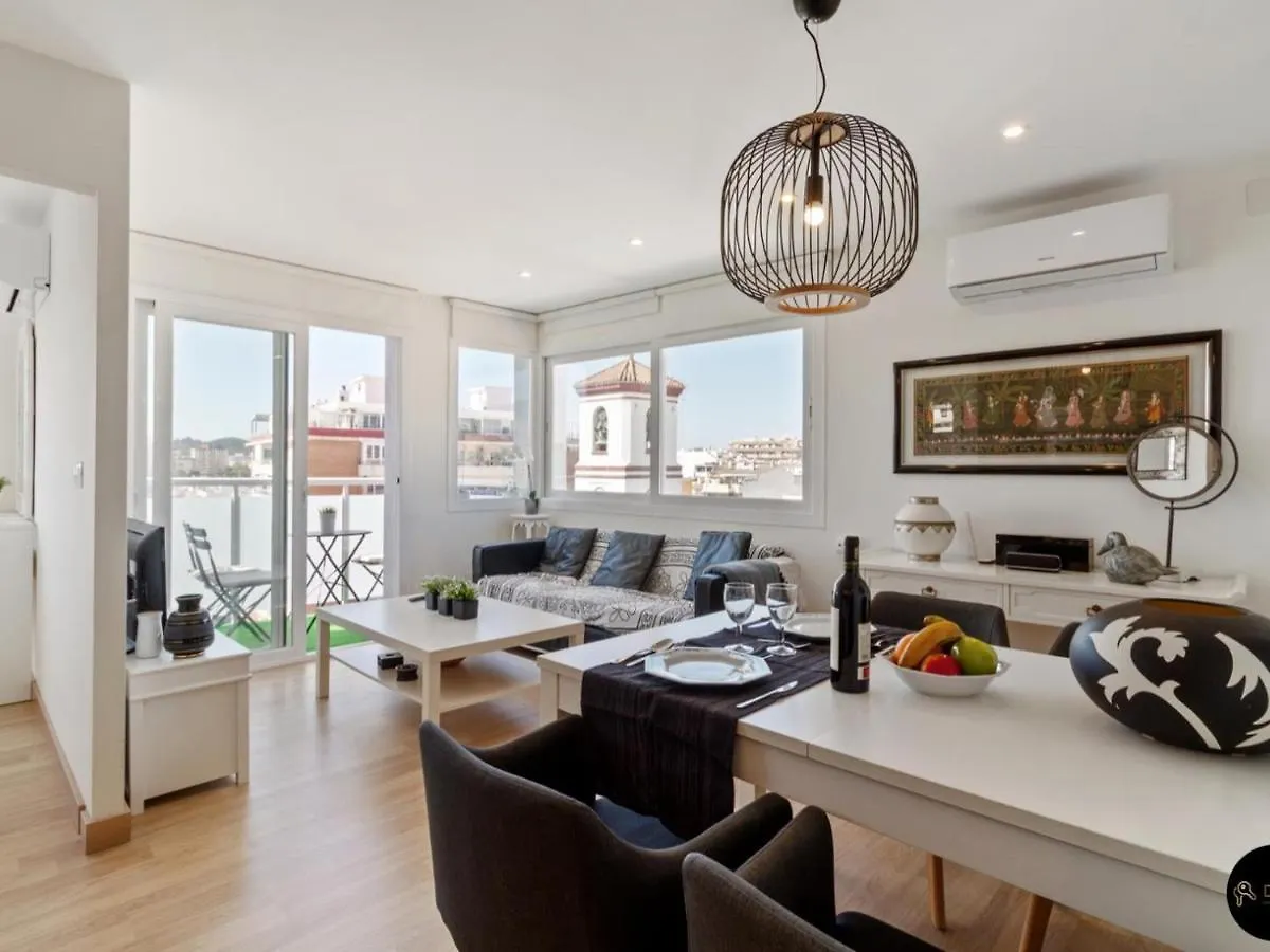 Apartment In The Center Of Fuengirola With Private Parking 2 Min Away
