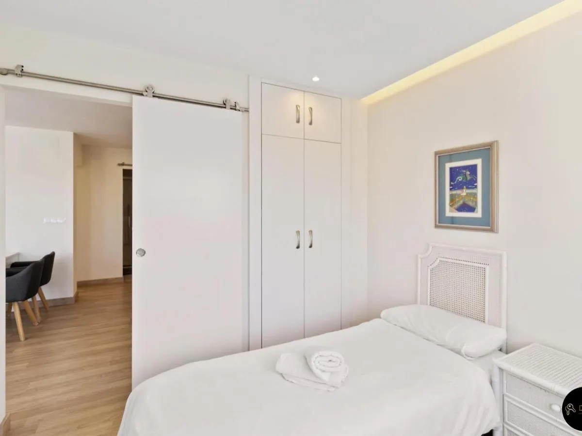 Apartment In The Center Of Fuengirola With Private Parking 2 Min Away
